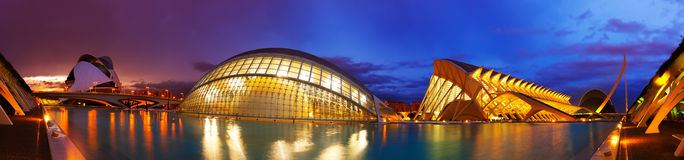 Ciudad de las Artes y las Ciencias neboli město umění a vědy